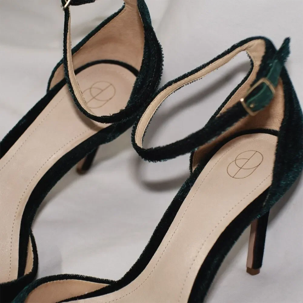 Porte & Paire Green Velvet Cutout Accent D'Orsay Pumps Heels Straps Size US 8